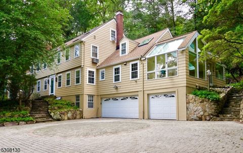 18 Lake Shore Dr Montville Twp. NJ 07045