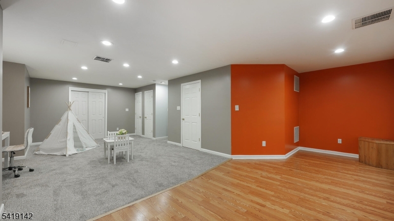 Montgomery Hills - Residential