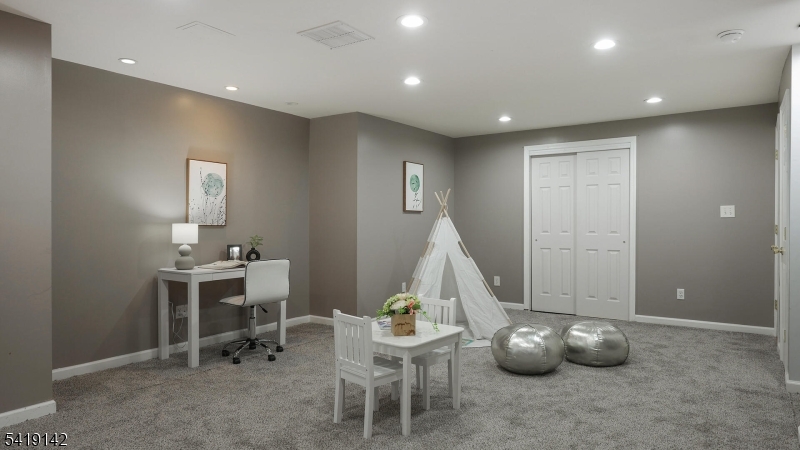 Montgomery Hills - Residential