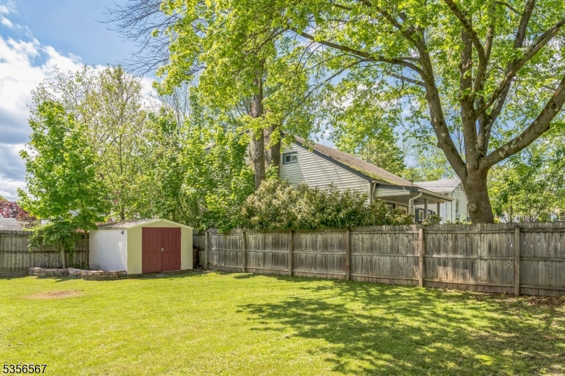 129 River Dr