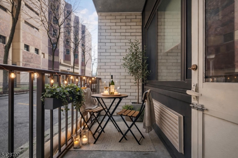 World Plaza - Residential