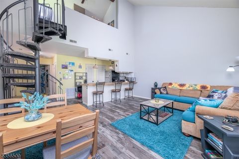 2 Davos Dr, unit 2 2 Vernon Twp. NJ 07462