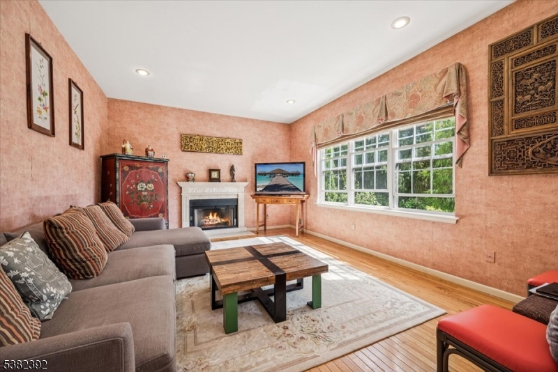 Green Brook Twp., New Jersey 08812, United States, 4 Bedrooms Bedrooms, ,3 BathroomsBathrooms,Residential,Active,211296