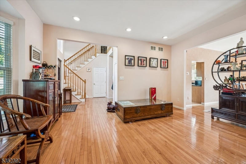 Green Brook Twp., New Jersey 08812, United States, 4 Bedrooms Bedrooms, ,3 BathroomsBathrooms,Residential,Active,211296