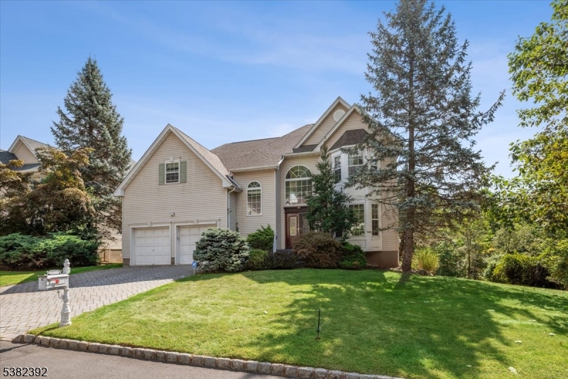 Green Brook Twp., New Jersey 08812, United States, 4 Bedrooms Bedrooms, ,3 BathroomsBathrooms,Residential,Active,211296