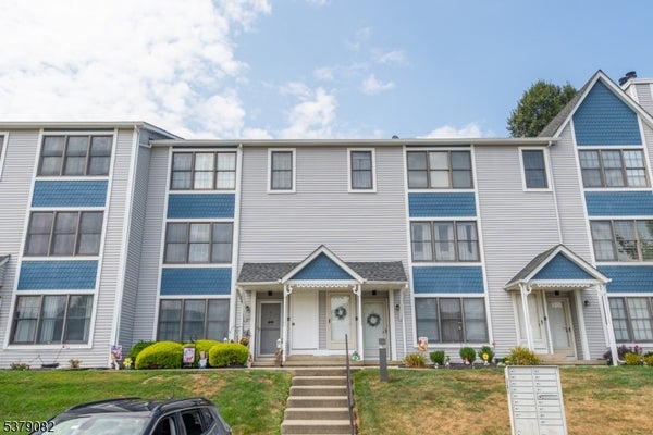 24 HERITAGE LN, HAMBURG, NJ 07419 - Image fa303181efeacb8fb2e88df730da0d7a/3928577296