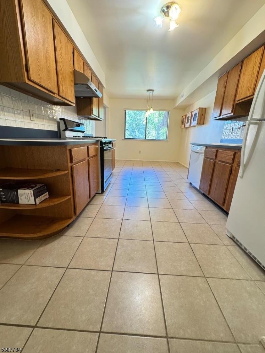 Edison Glen Terr - Residential Lease