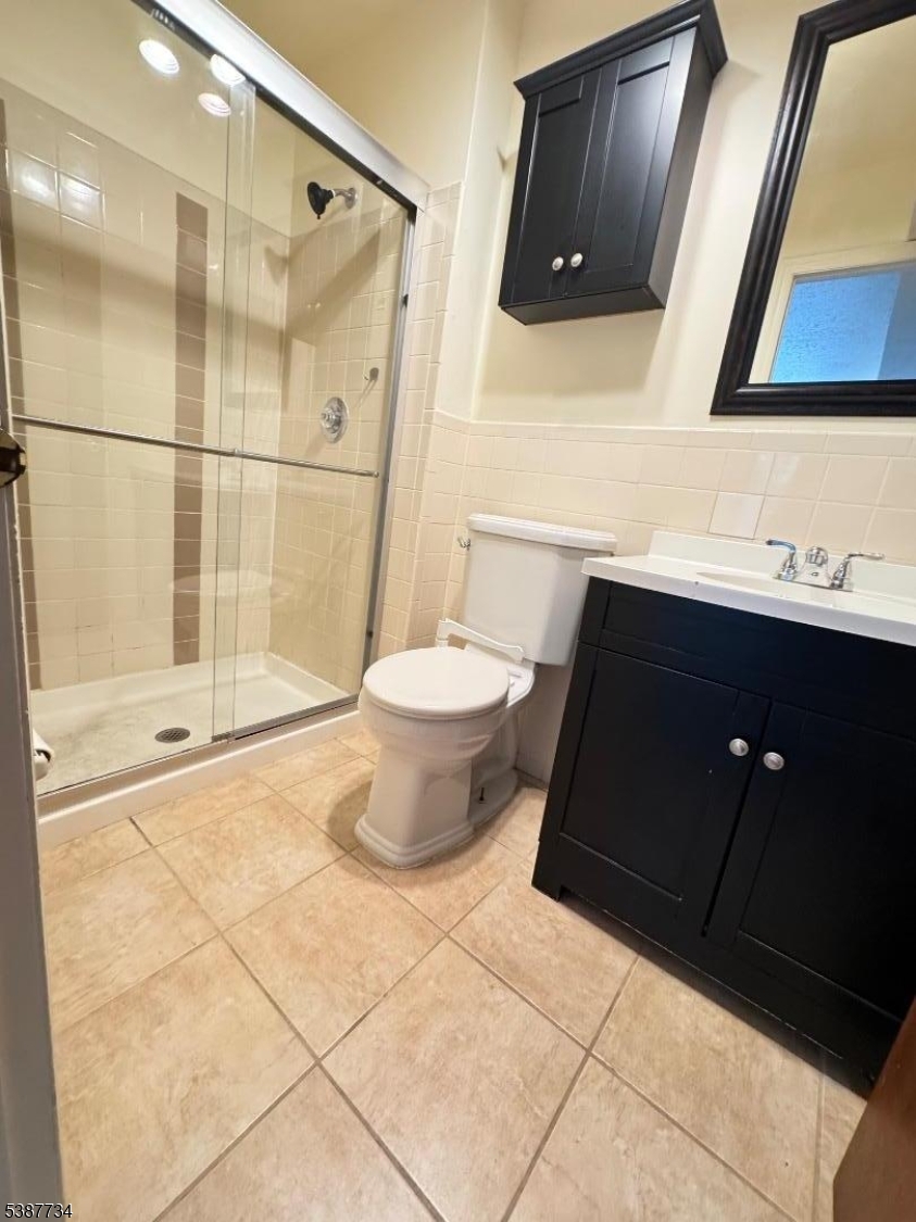 Edison Glen Terr - Residential Lease