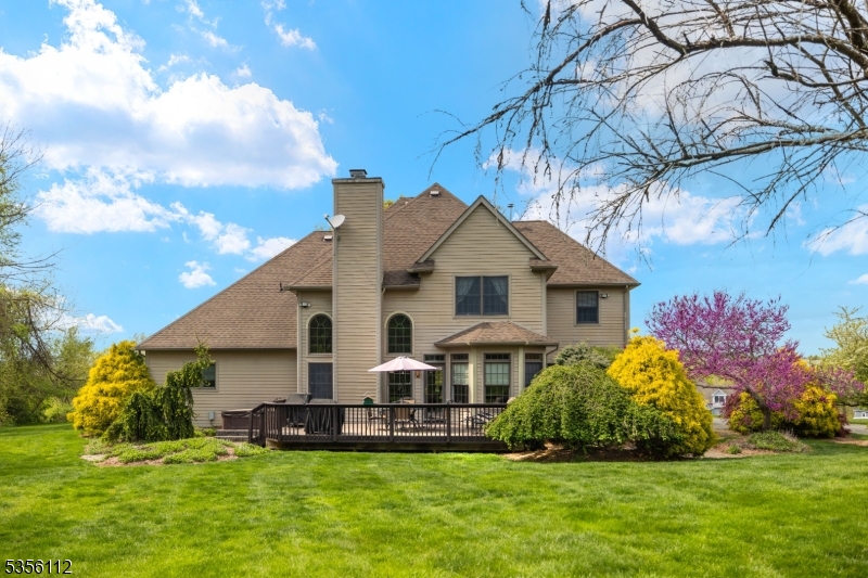 2 Sutton Ct