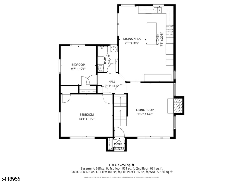 Main image without alt text