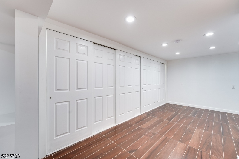 Knollwood - Residential