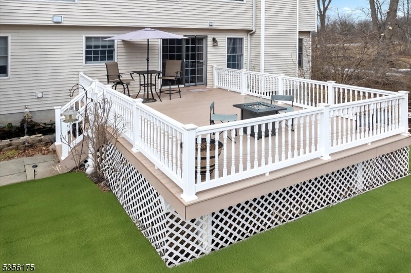 12 Meadow Ridge Rd