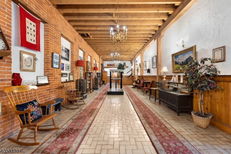 Old Egg Auction - Commercial Lease