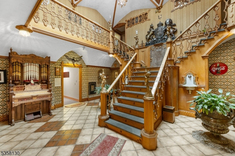 Old Egg Auction - Commercial Lease