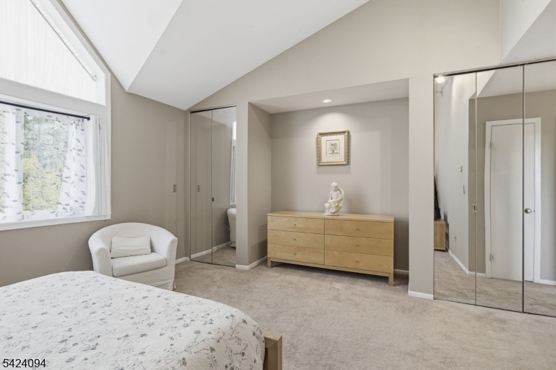 ESSEX GREENS VILLAS - Residential