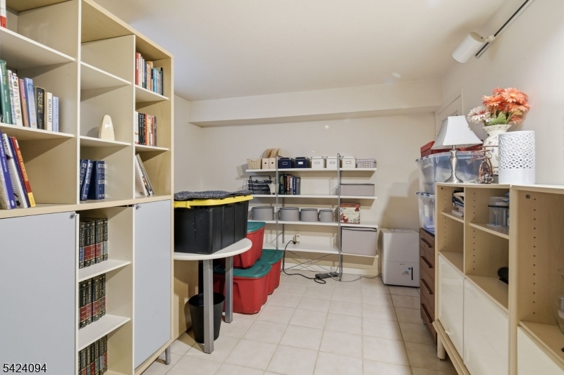 ESSEX GREENS VILLAS - Residential