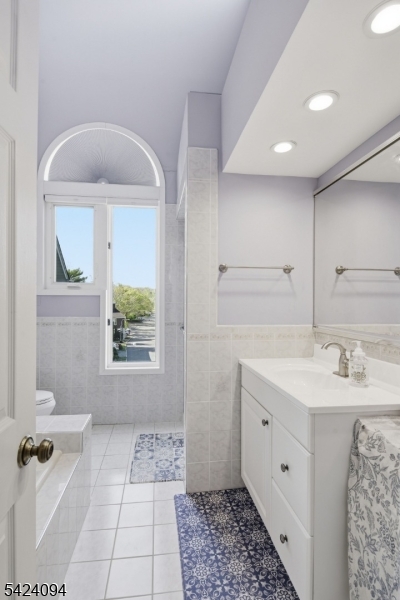 ESSEX GREENS VILLAS - Residential