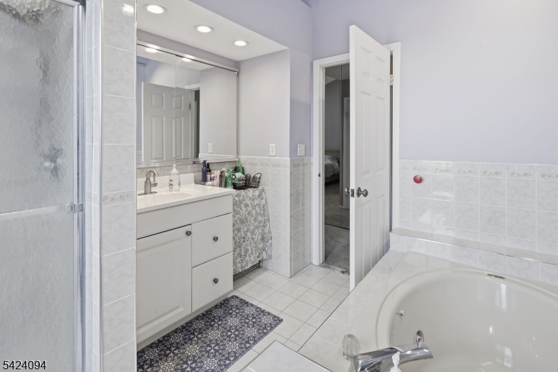 ESSEX GREENS VILLAS - Residential