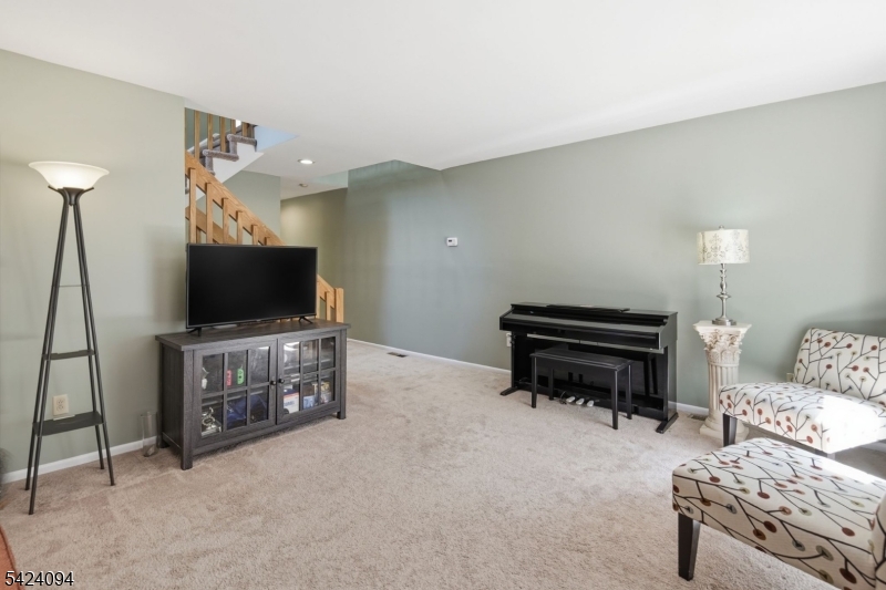 ESSEX GREENS VILLAS - Residential