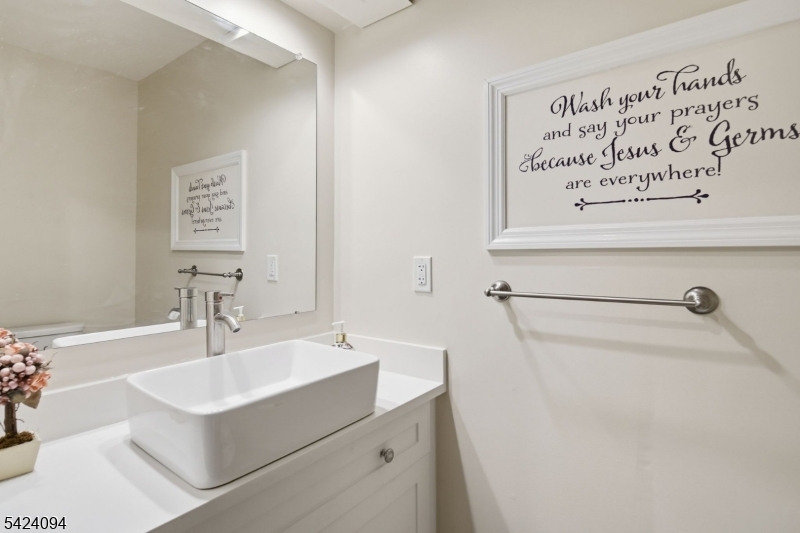 ESSEX GREENS VILLAS - Residential