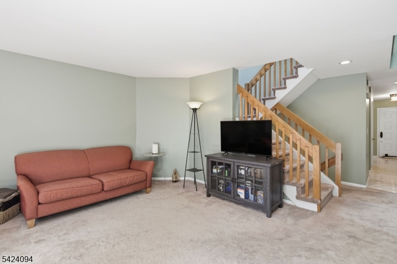 ESSEX GREENS VILLAS - Residential