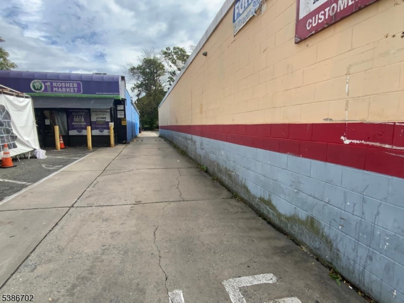 ELMORASECTION - Commercial Sale