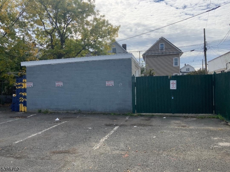 ELMORASECTION - Commercial Sale