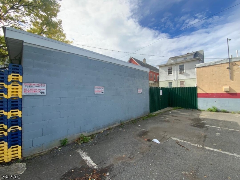 ELMORASECTION - Commercial Sale