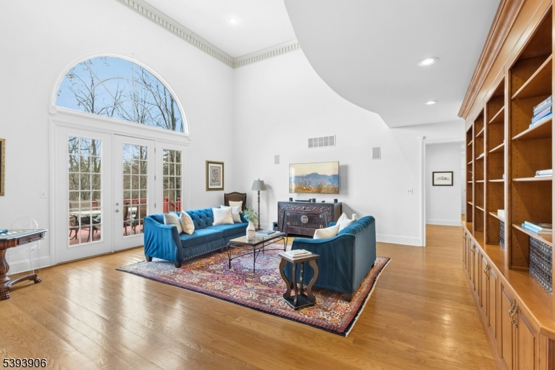 Private Lane - Residential