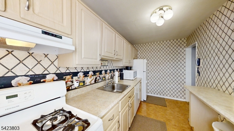 Colfax Manor - Residential