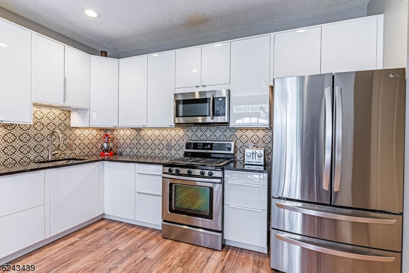 Rose Arbor - Residential