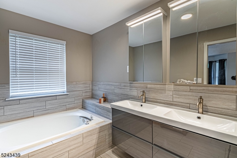 Rose Arbor - Residential