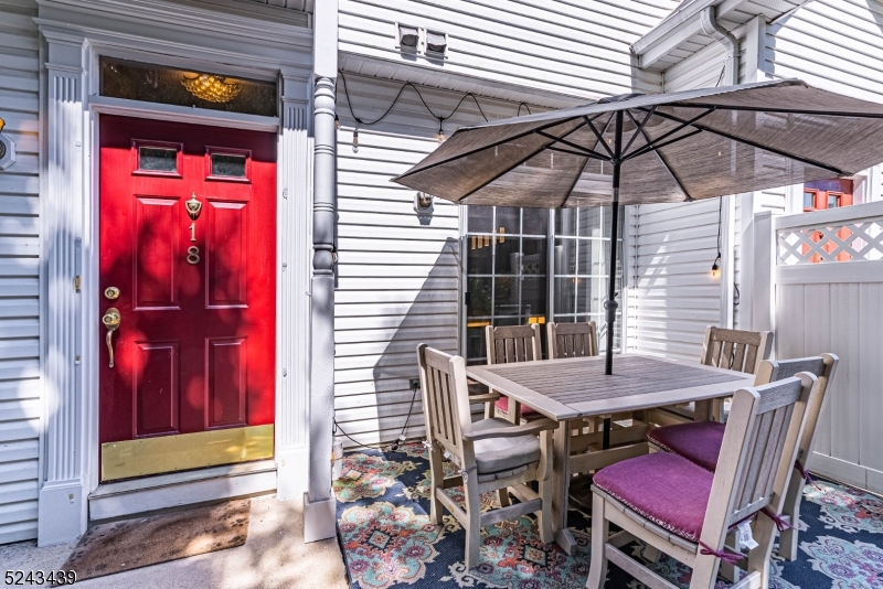 Rose Arbor - Residential