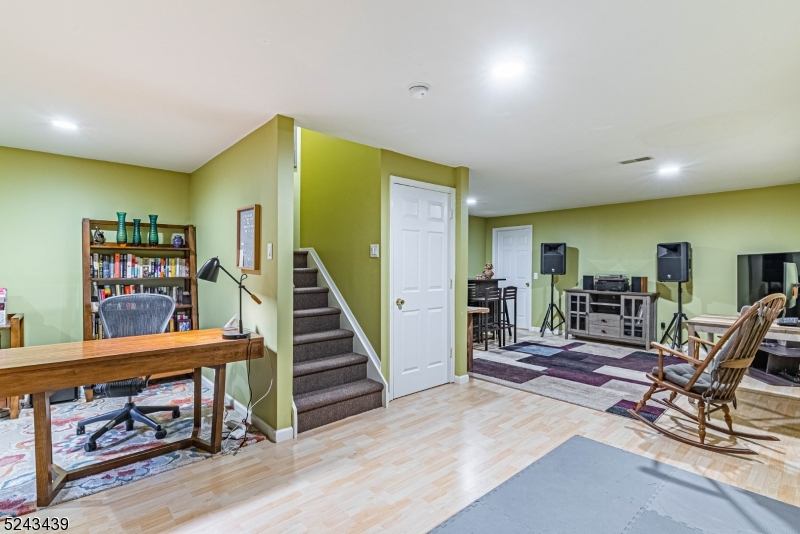 Rose Arbor - Residential