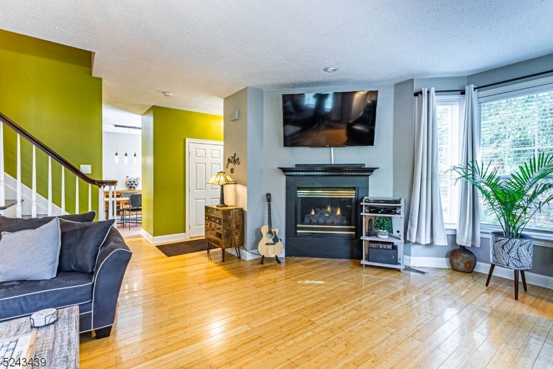 Rose Arbor - Residential