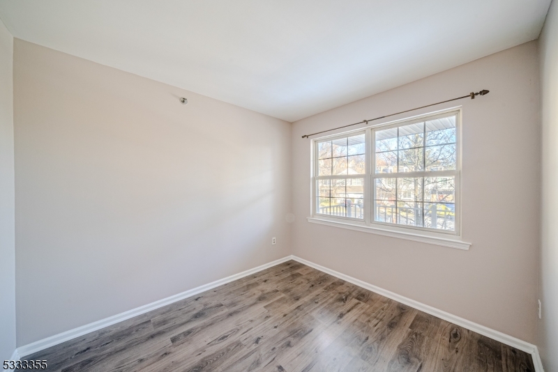 SEASONS GLEN - Residential