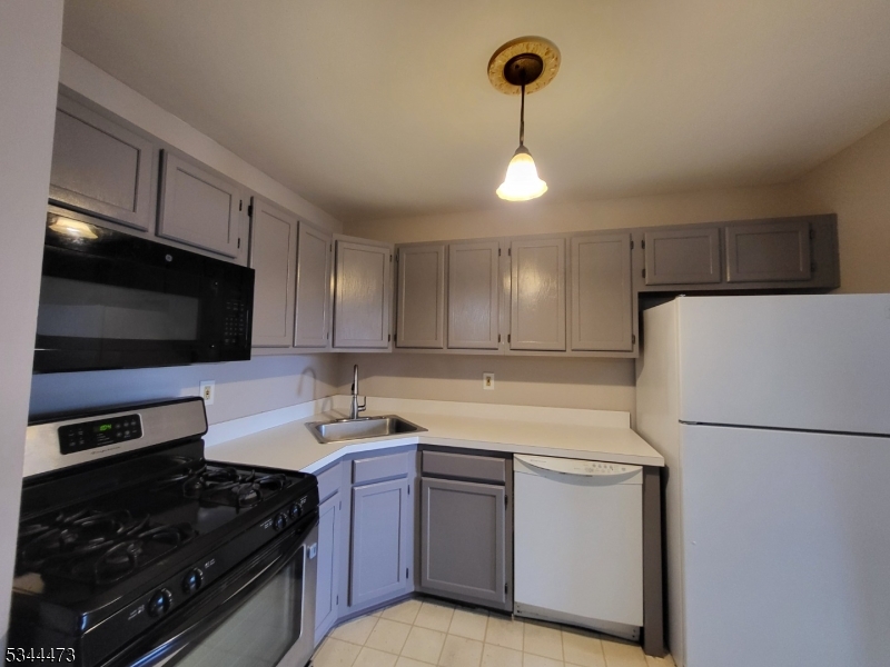 SEASONS GLEN - Residential