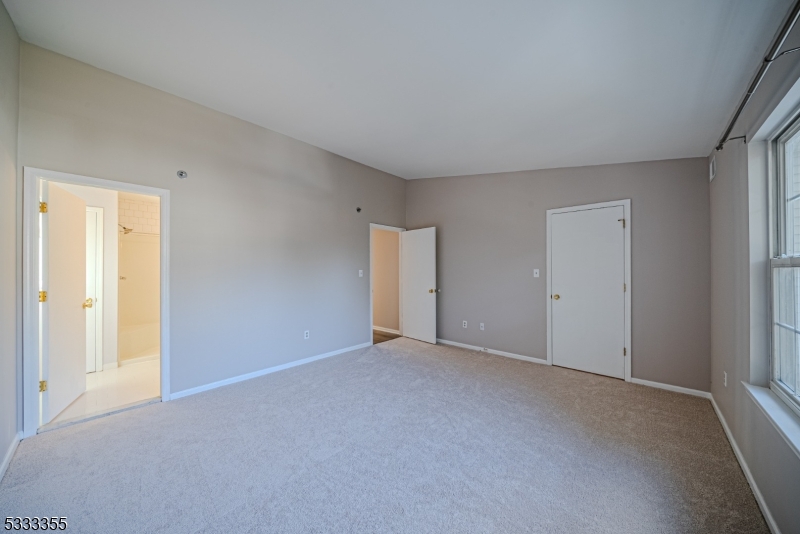 SEASONS GLEN - Residential