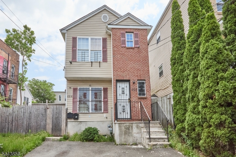Photo 1 of 25 — 464-466 S 16Th St, Newark City, NJ 07103