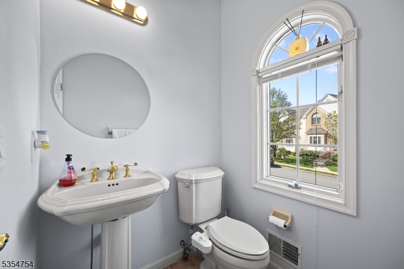 Crown View Manor - Residential