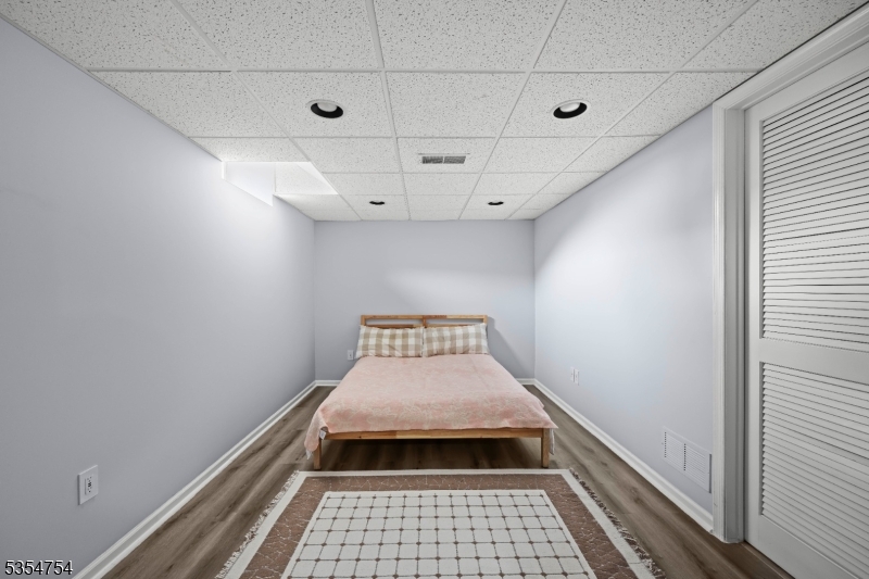 Crown View Manor - Residential