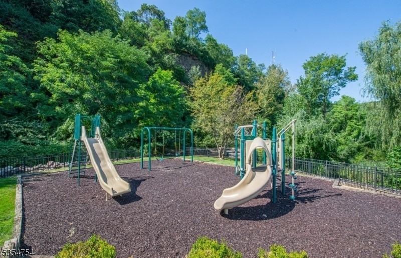 Crown View Manor - Residential