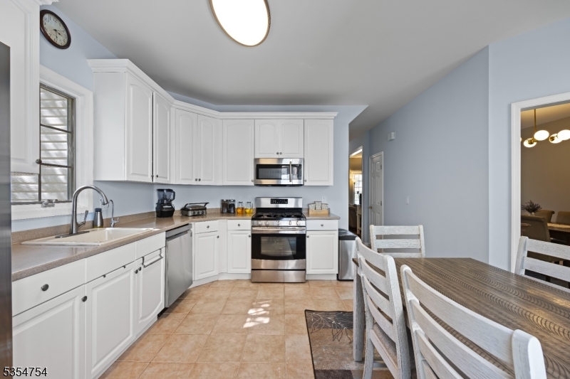 Crown View Manor - Residential