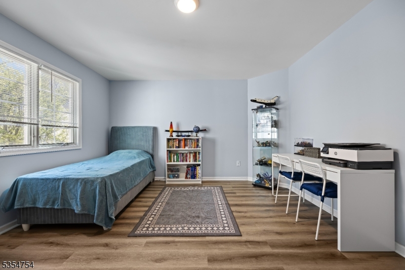 Crown View Manor - Residential