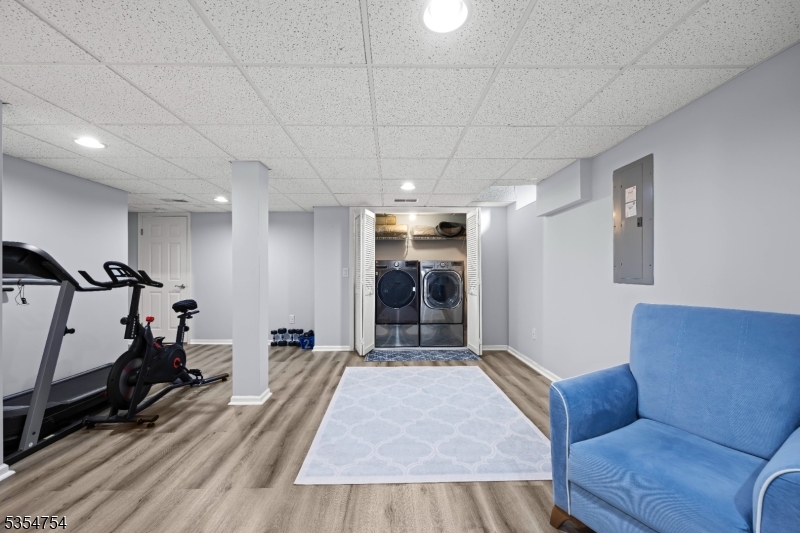 Crown View Manor - Residential