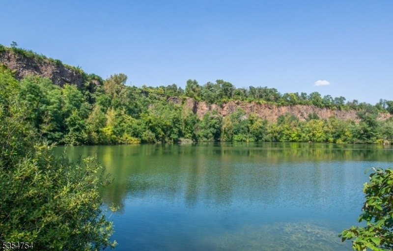 Crown View Manor - Residential