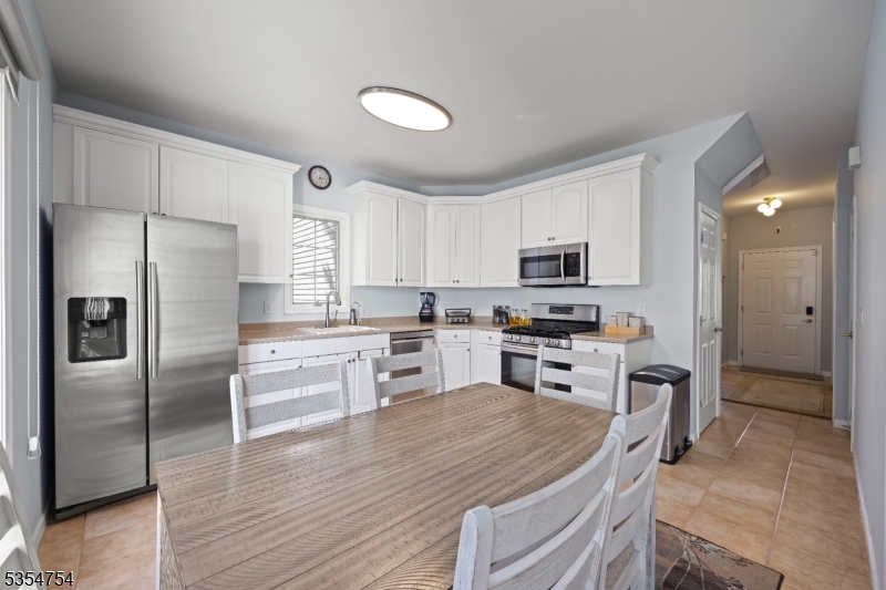 Crown View Manor - Residential