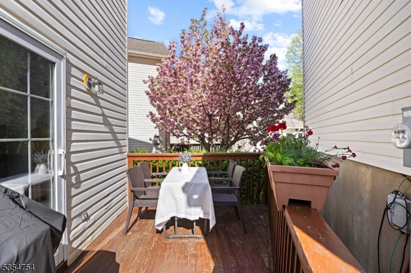 Crown View Manor - Residential