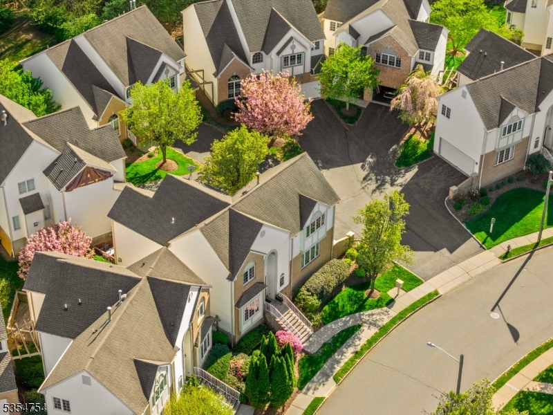 Crown View Manor - Residential