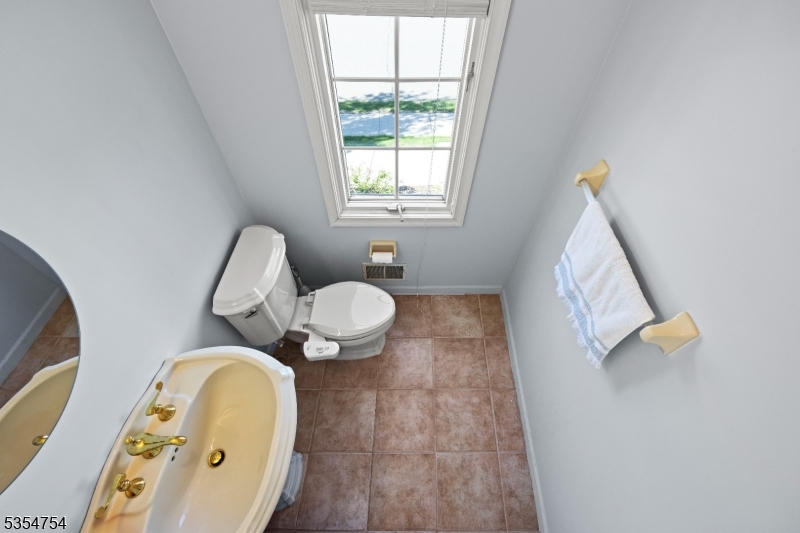 Crown View Manor - Residential